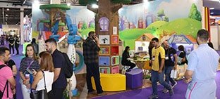 Todos unidos pelo objetivo comum de criar ambientes infantis que encantem e eduquem.