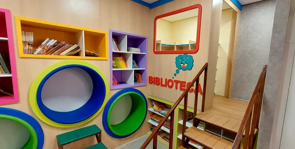 imagem do meio sobre espaço infantil